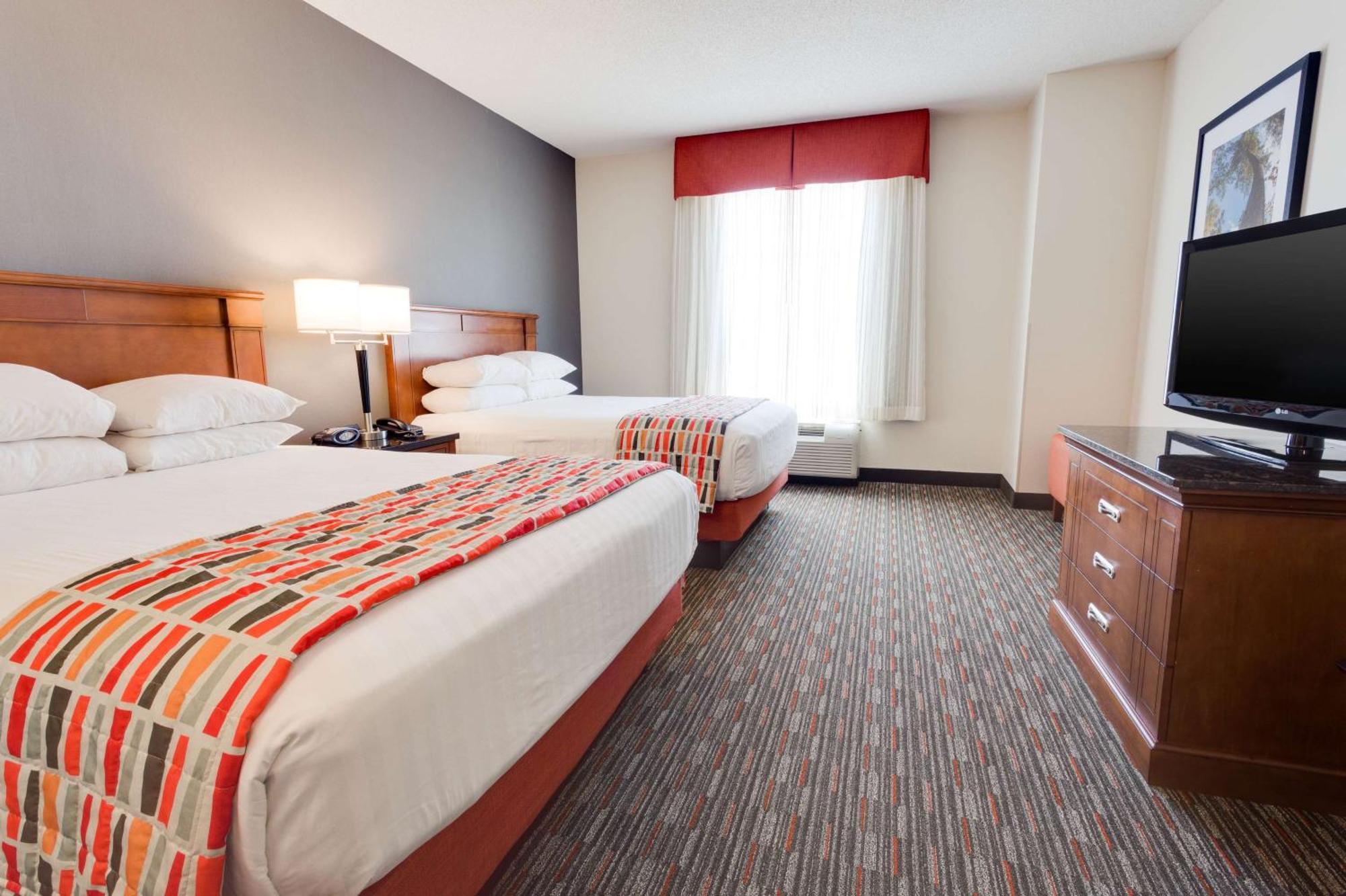 Drury Inn & Suites กรีนวิลล์ ภายนอก รูปภาพ